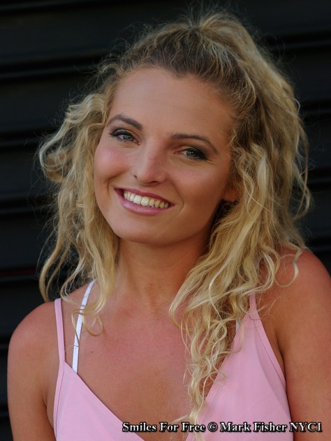 Smiles For Free © Mark Fisher NYC1-6007